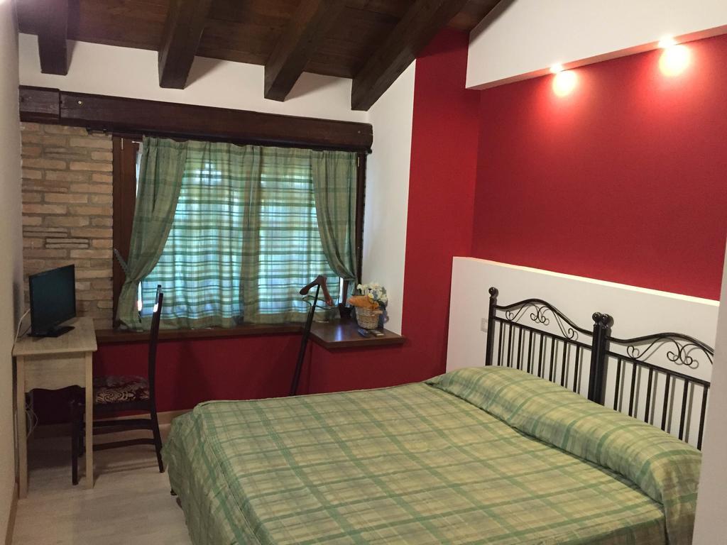 Isola Di Wight Bed & Breakfast Сан Микеле ал Таляменто Екстериор снимка