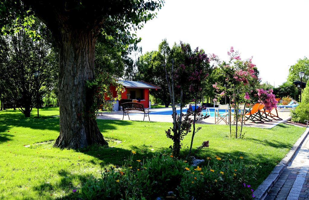 Isola Di Wight Bed & Breakfast Сан Микеле ал Таляменто Екстериор снимка