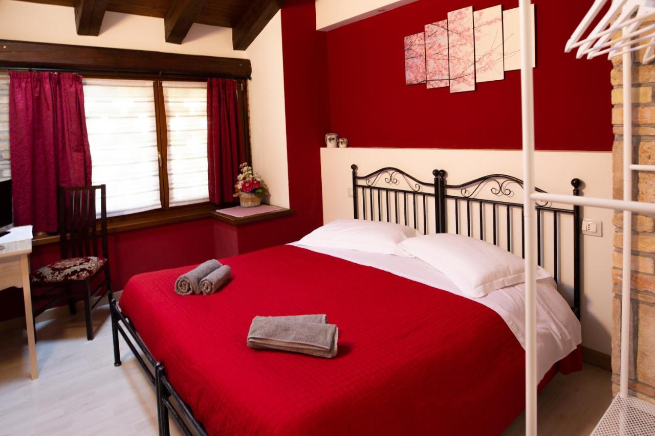 Isola Di Wight Bed & Breakfast Сан Микеле ал Таляменто Екстериор снимка